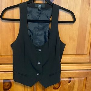 Beautiful black, Mossimo vest for women.